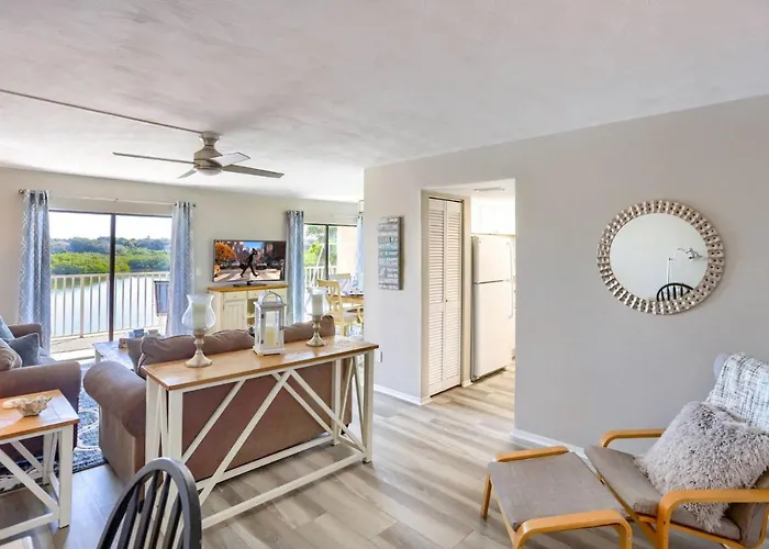 317 Bayshores Yacht Tennis Club * Clearwater Beach