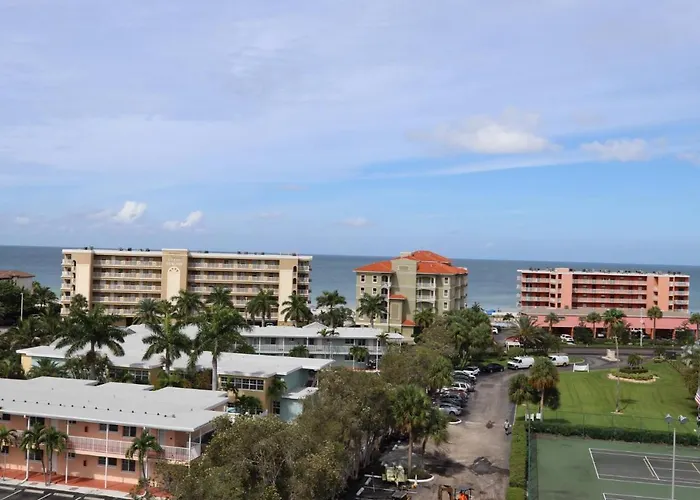 317 Bayshores Yacht Tennis Club *